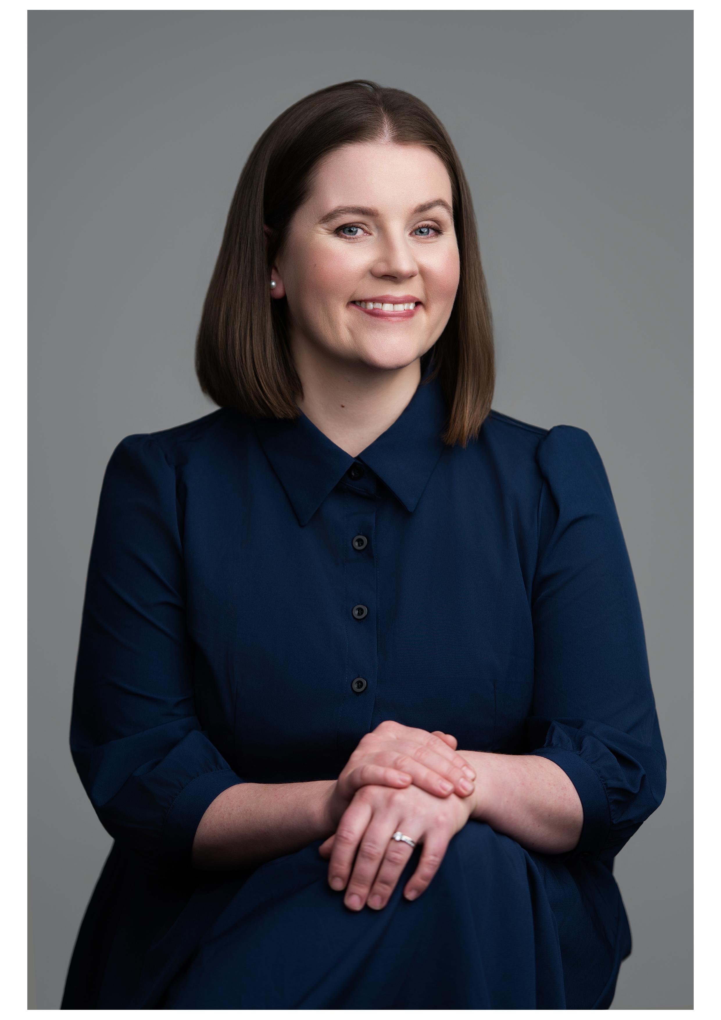 Dr Nicola MacRobert